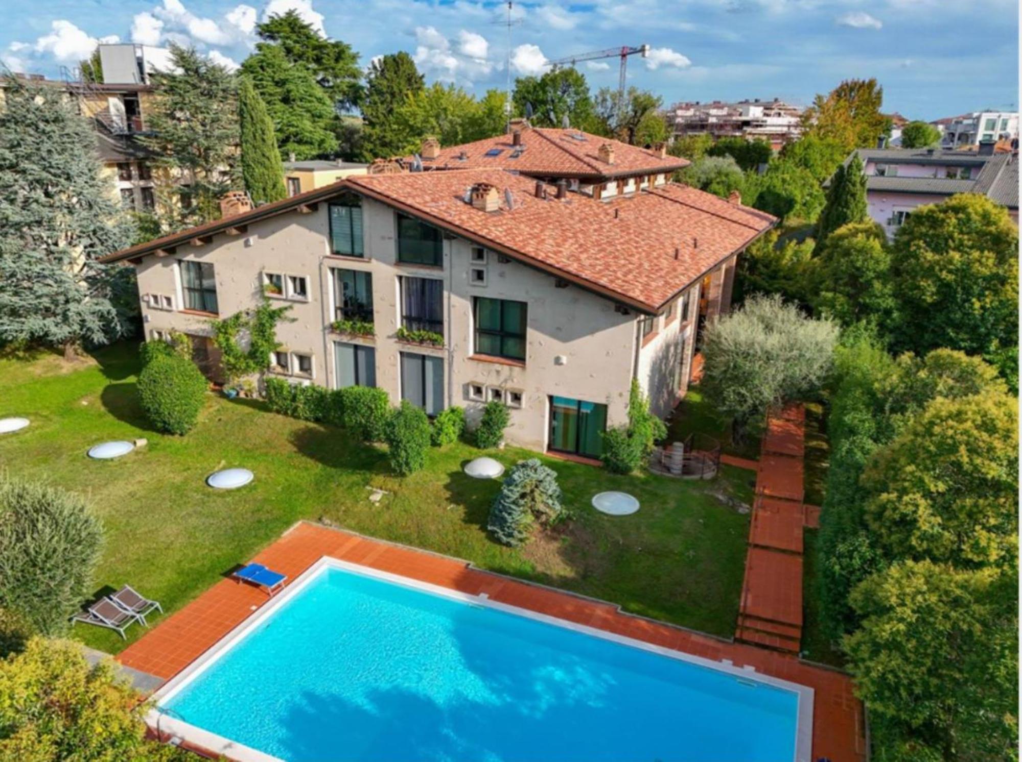 Apartment Desenzanoloft Official Partner Marriott Homes & - Swarovski Family With Pool Desenzano del Garda